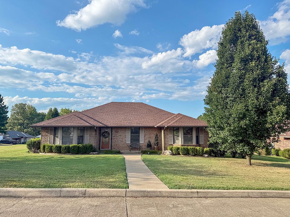 1st image of 2107 Hummingbird Ln