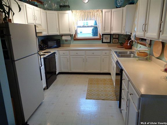 4th image of 1 Cliffview Ln