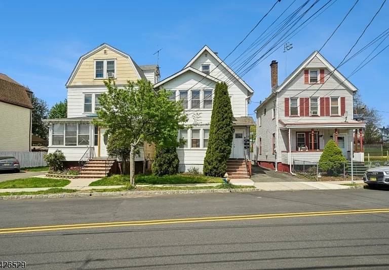 133 Franklin Ave — Photo 15