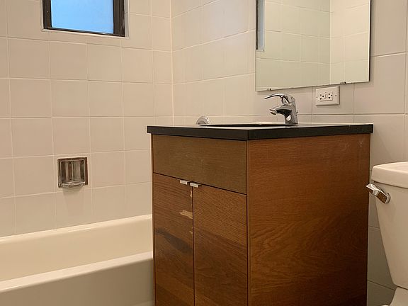 5th image of 214 E 11th St APT 2C