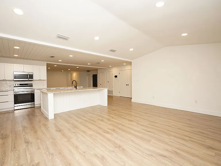2419 Rocky Shores Dr — Photo 11