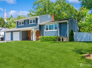 4 Wedgewood Ct, East Brunswick, NJ 08816