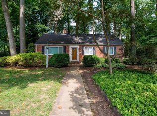 2530 Stuart Pl, Falls Church, VA 22046