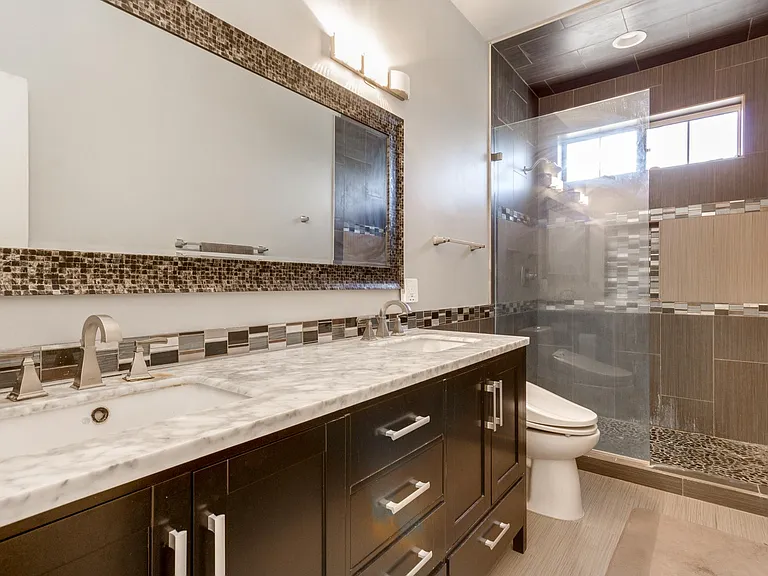1894 W Aspen Ave — Photo 12