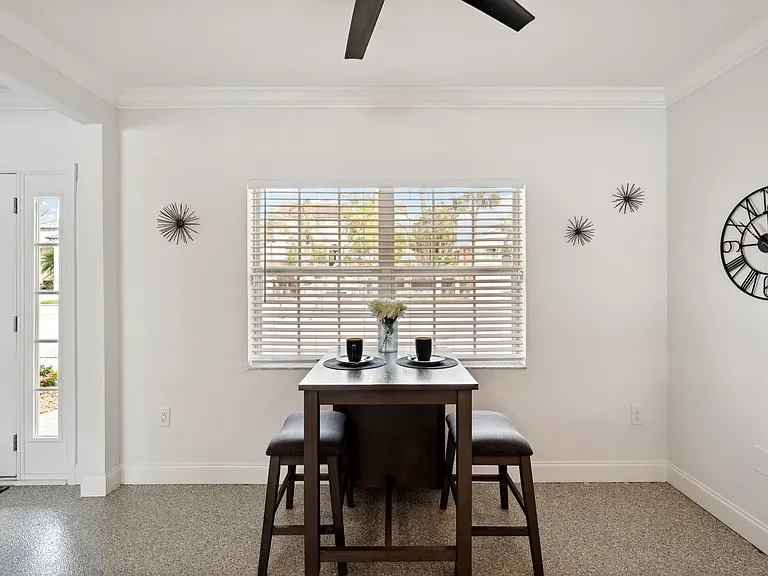 55 N Washington Dr — Photo 17