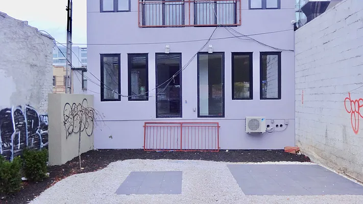 Rented by Grand & Co. | media 26