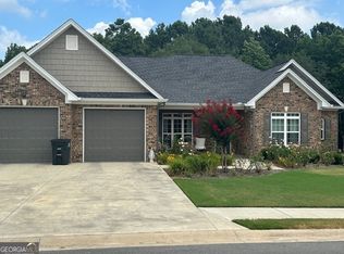 113 Mountain View Dr, Calhoun, GA 30701