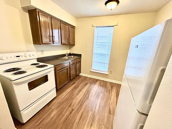 5th image of 515 Lake Ave APT 14