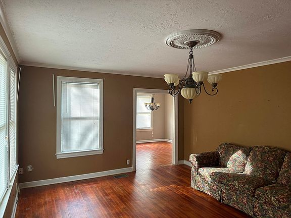 5th image of 787 Novarese Ave