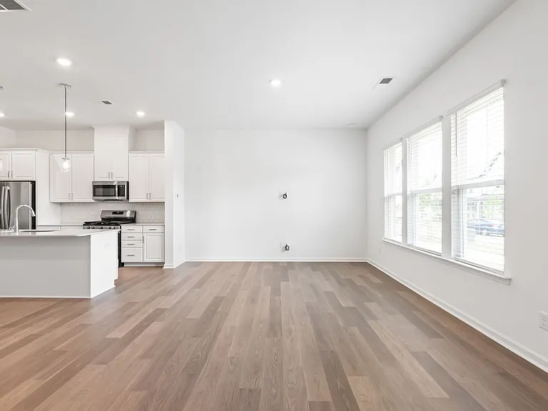 302 Silver Fleet Dr — Photo 7