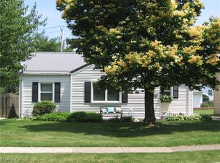 1131 Commonwealth Ave, Mayfield Hts, OH 44124