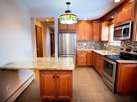 5th image of 15 Woodside Pl