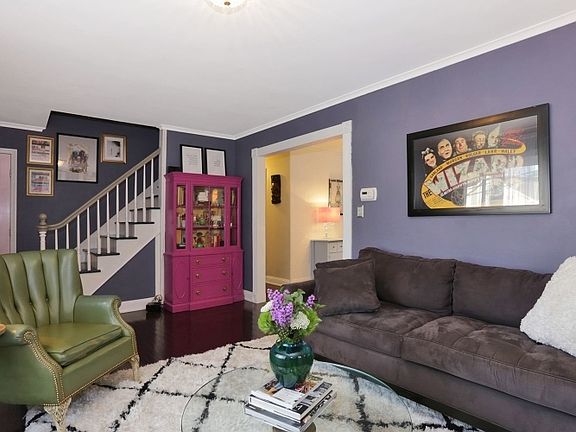 4th image of 10 Forest Ave