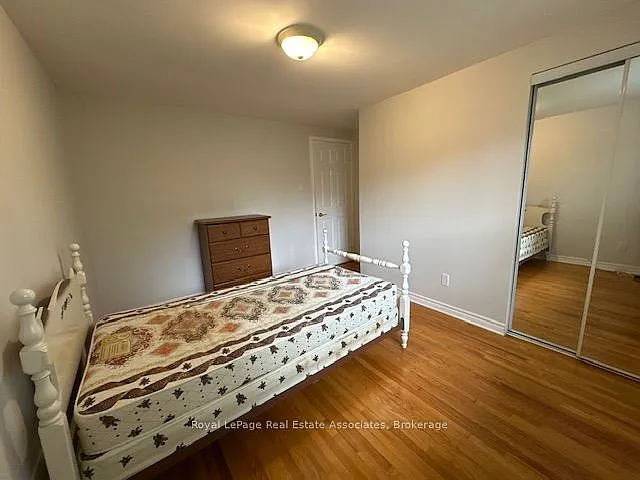 13 Edwin Dr — Photo 8