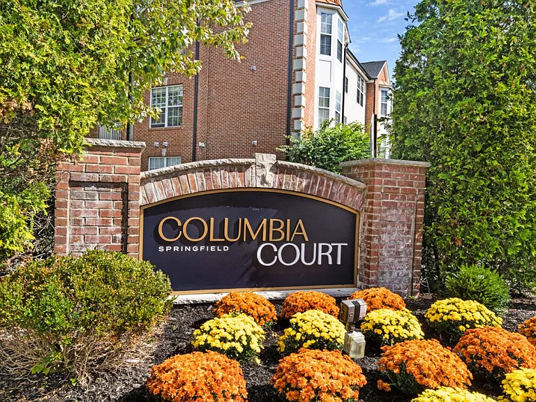 Columbia Court — Photo 14