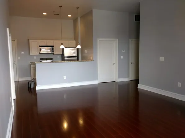 201 N 8th St Unit 207, Philadelphia, PA 19106