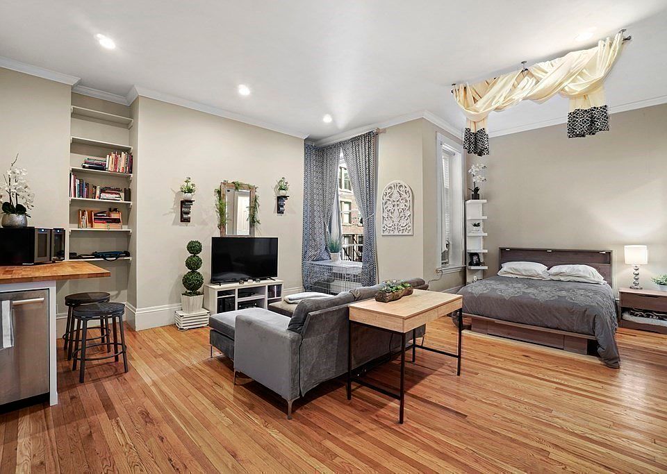 1st image of 270 Dartmouth St #5