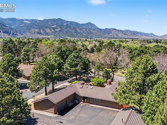 3rd image of 2725 Fox Grove Ct