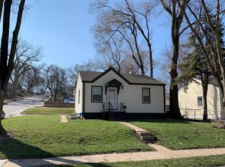 5902 N 39th St, Omaha, NE 68111