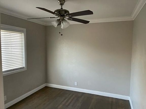 3rd image of 450 California St #8