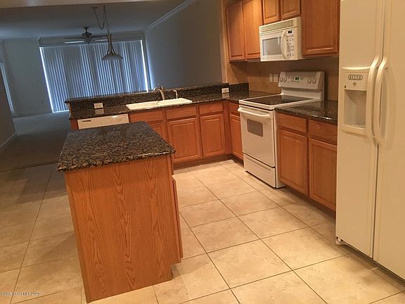 5th image of 816 Mystic Dr APT 302