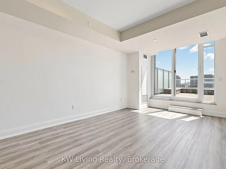 18 Graydon Hall Dr #312 — Photo 3