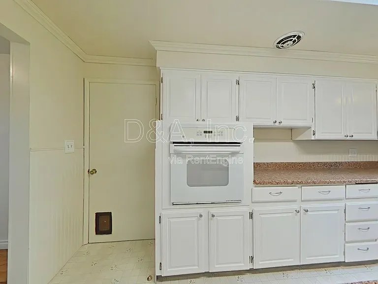 3725 SW Hilltop Dr — Photo 6