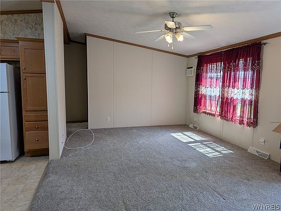 4th image of 325 Circle Ct