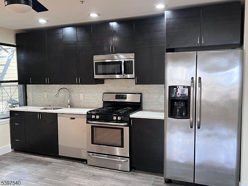 1st image of 73 Ferry St Suite 6