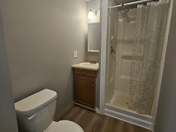 5th image of 10-12 Vernon St #202