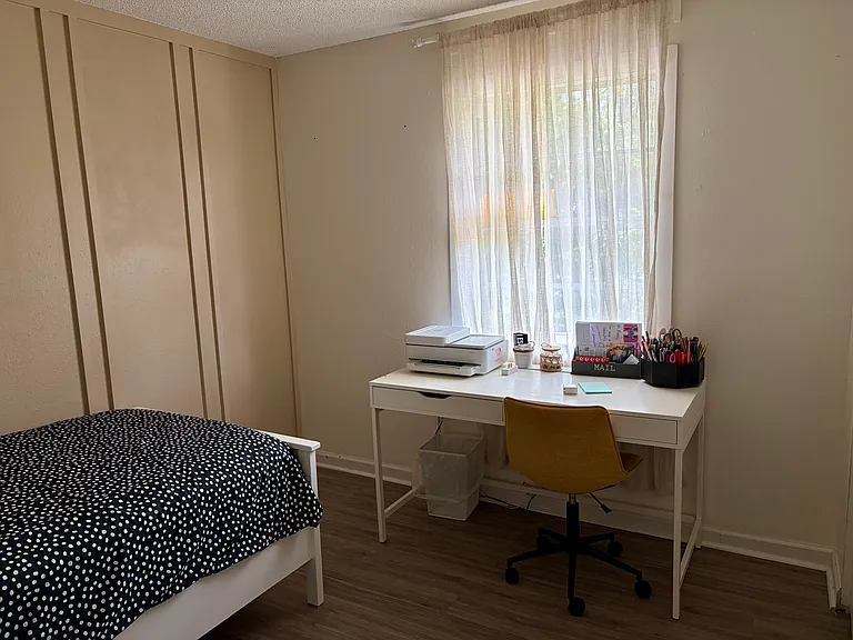 13917 Village View Dr — Photo 11