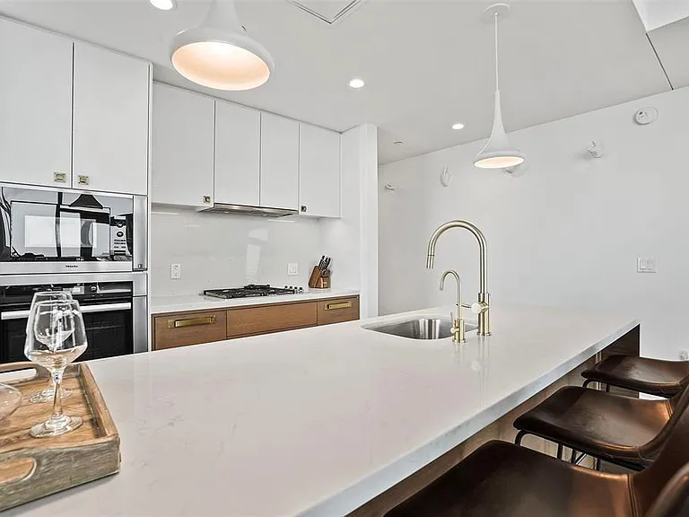 70 Rainey St #1409 — Photo 11