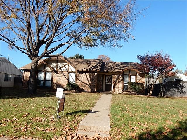 1st image of 853 Meadowlark Dr