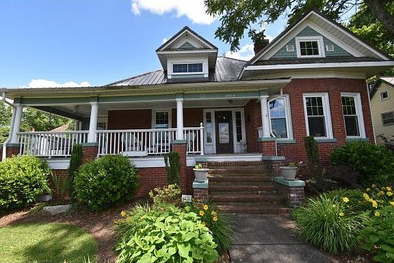 2nd image of 301 W Pine St