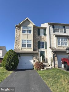 110 Sara Ln, Hanover, PA, 17331