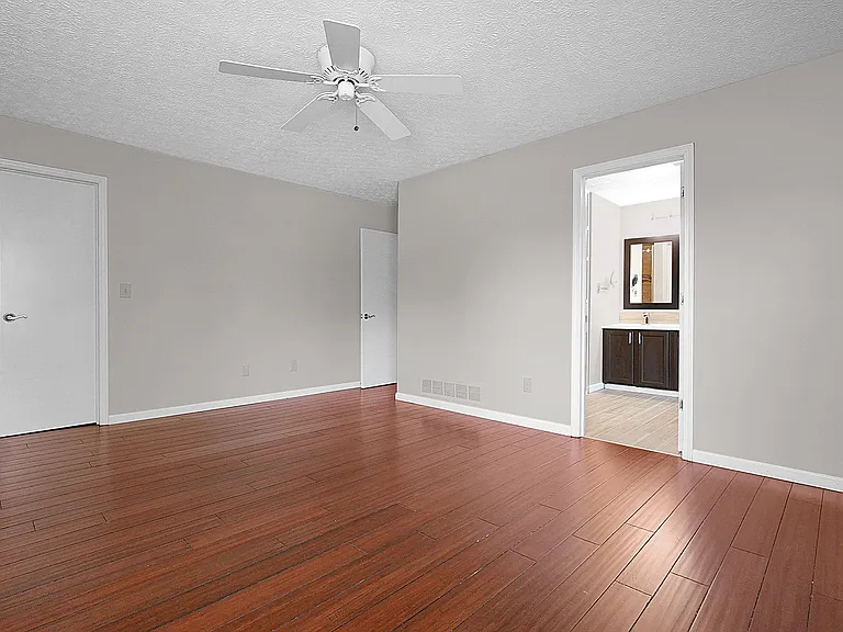 7961 Pinehill Rd — Photo 16