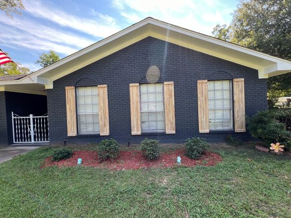 304 Audubon Acres Cir, Vidalia, LA 71373