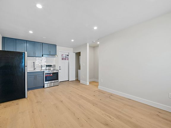 3rd image of 647 N Spaulding Ave #649.5