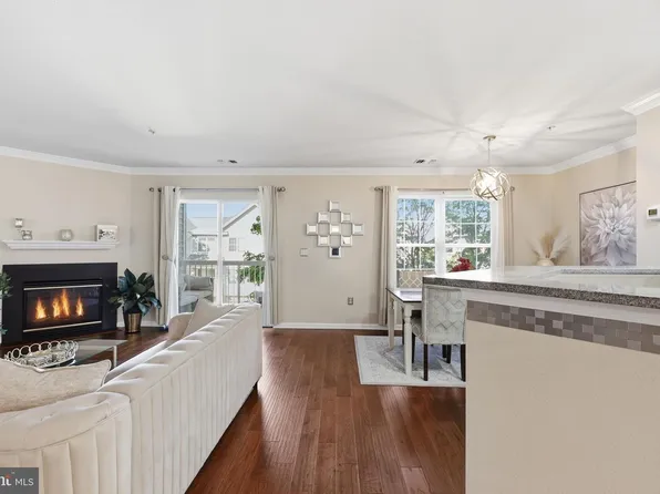 12885 Fair Briar Ln, Fairfax, VA 22033