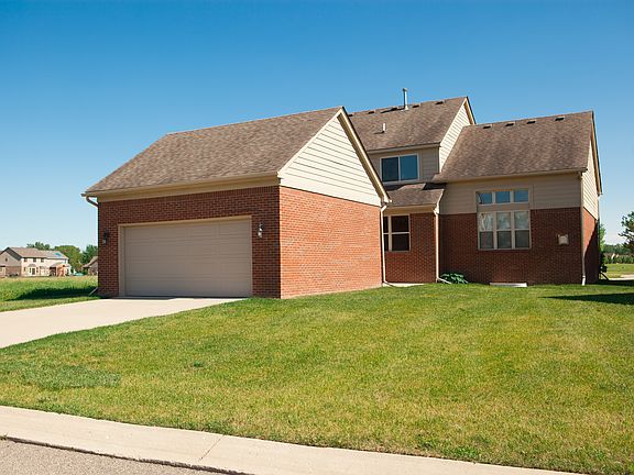 4th image of 29325 Harrison Cir