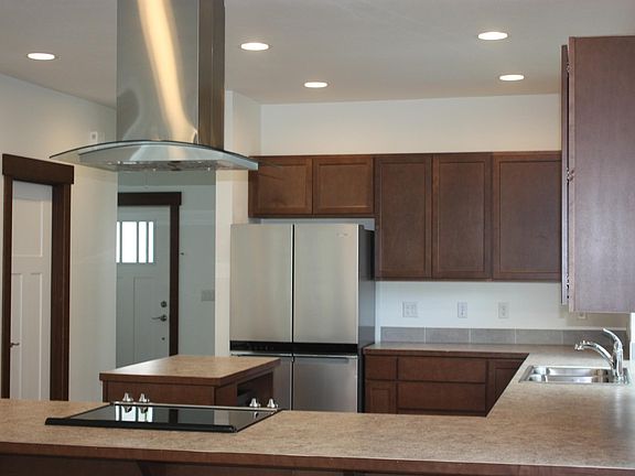 5th image of 717 Avenue B
