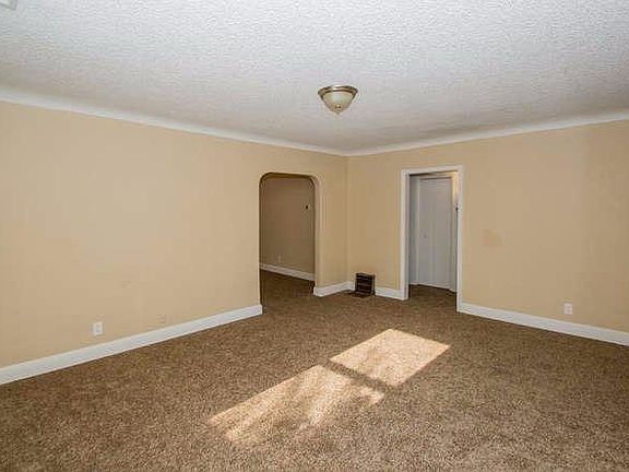 3rd image of 3208 E Hammond Ave