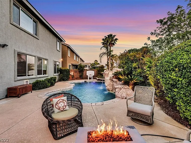 11077 Turlington Ln — Photo 9