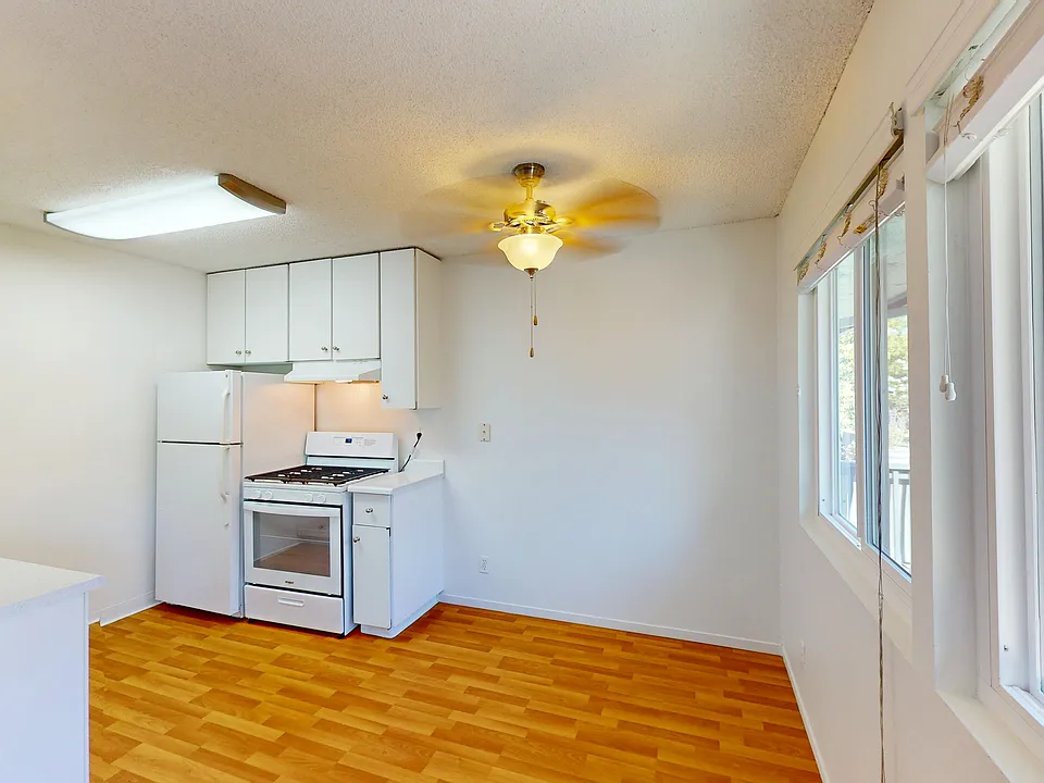 998 Ignacio Blvd #22