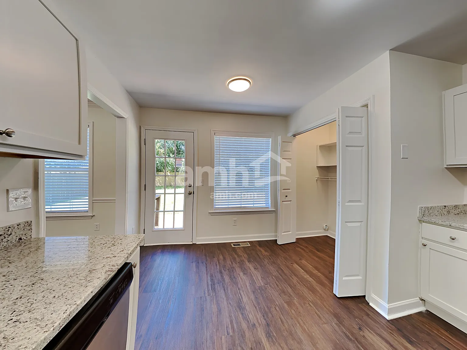 4 bed, 2.5 bath, 1910 sqft, $2,580 — Photo 4
