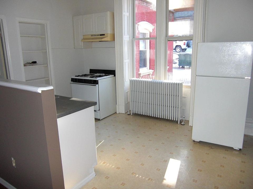 2nd image of 176 Hudson Avenue # First Floor