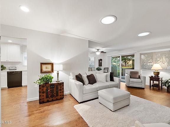 5th image of 2647 Lakewood Pl