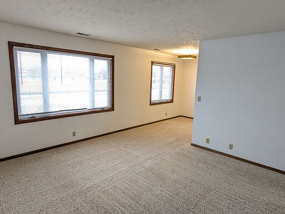2nd image of 2637 2nd Ave #4