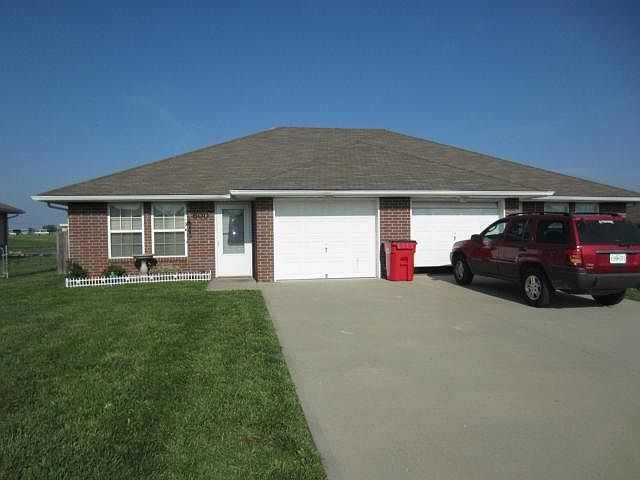 1st image of 600 NE Austin St