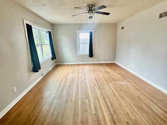 Living View Room 2